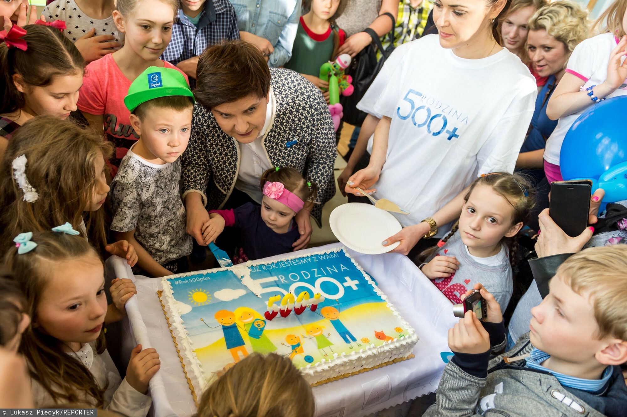 Program 500 plus co prawda nie wpłynął na wzrost dzietności, ale istotnie zmniejszył ubóstwo w polskich rodzinach