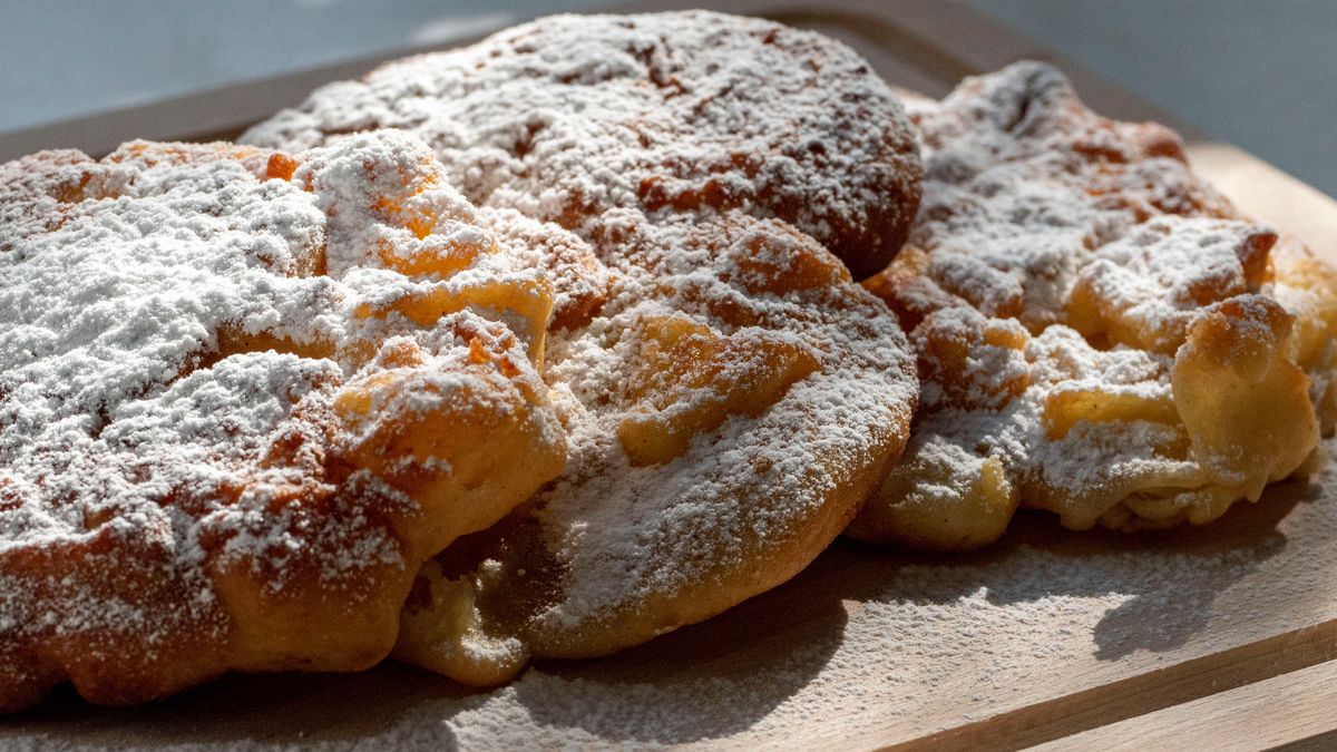 Takie racuchy przywołują wspomnienia z dzieciństwa. 