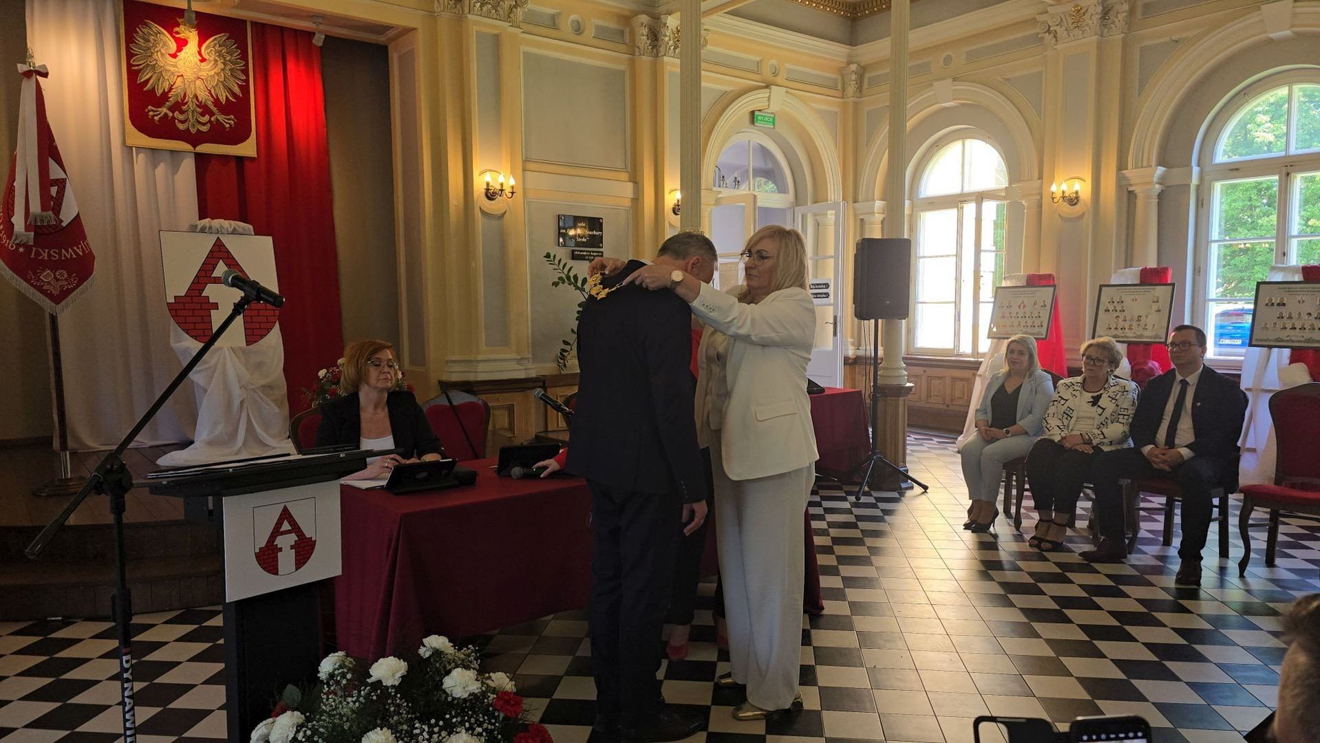 Nadanie sztandaru gminie miejskiej Aleksandrów Kujawski. Miasto ma swój sztandar!