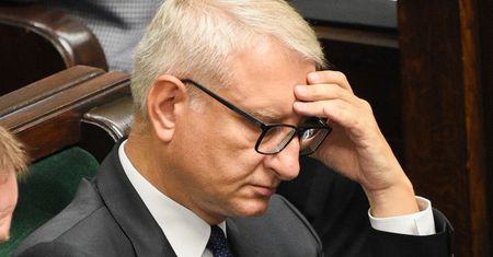 Poseł Pięta nie poniesie kary. "Dla prezesa Kaczyńskiego najważniejsze, że żona mu wybaczyła"