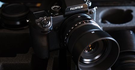 Fujifilm GFX 50R, czyli najtańszy cyfrowy średni format na rynku już niedługo