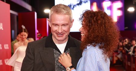 Pozował z młodszą ukochaną do zdjęć. Dzielą ich 24 lata