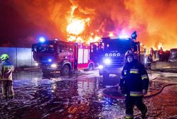 Unisław. Gigantyczny pożar składowiska opon. Gasi go kilkadziesiąt zastępów straży