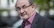 Salman Rushdie dźgnięty nożem. Leżał w kałuży krwi
