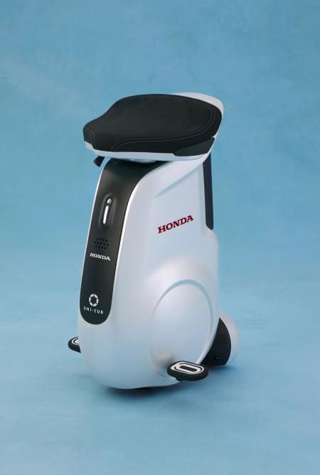 Honda UNI-CUB, czyli cały dzień na siedząco [wideo] 2