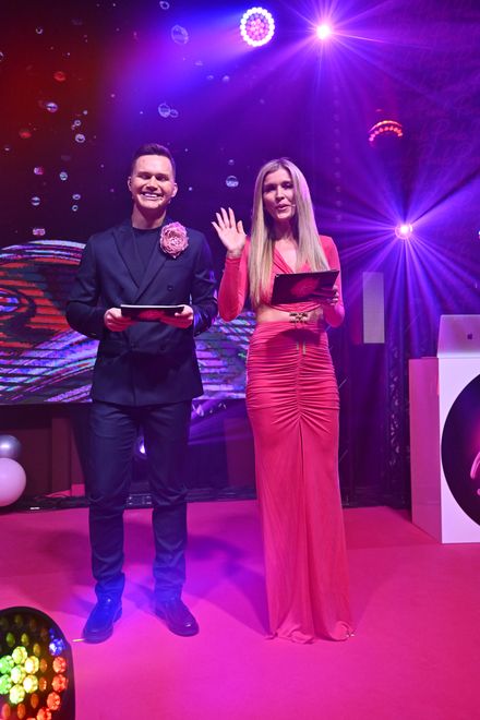 pink party pudelek
Krupa Joanna 2023-04-20
KAPiF.pl