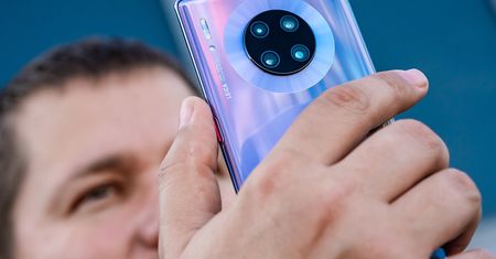 Huawei Mate 30 Pro pierwszy kontakt - ergonomia, niesamowite filmy slo-mo, zdjęcia