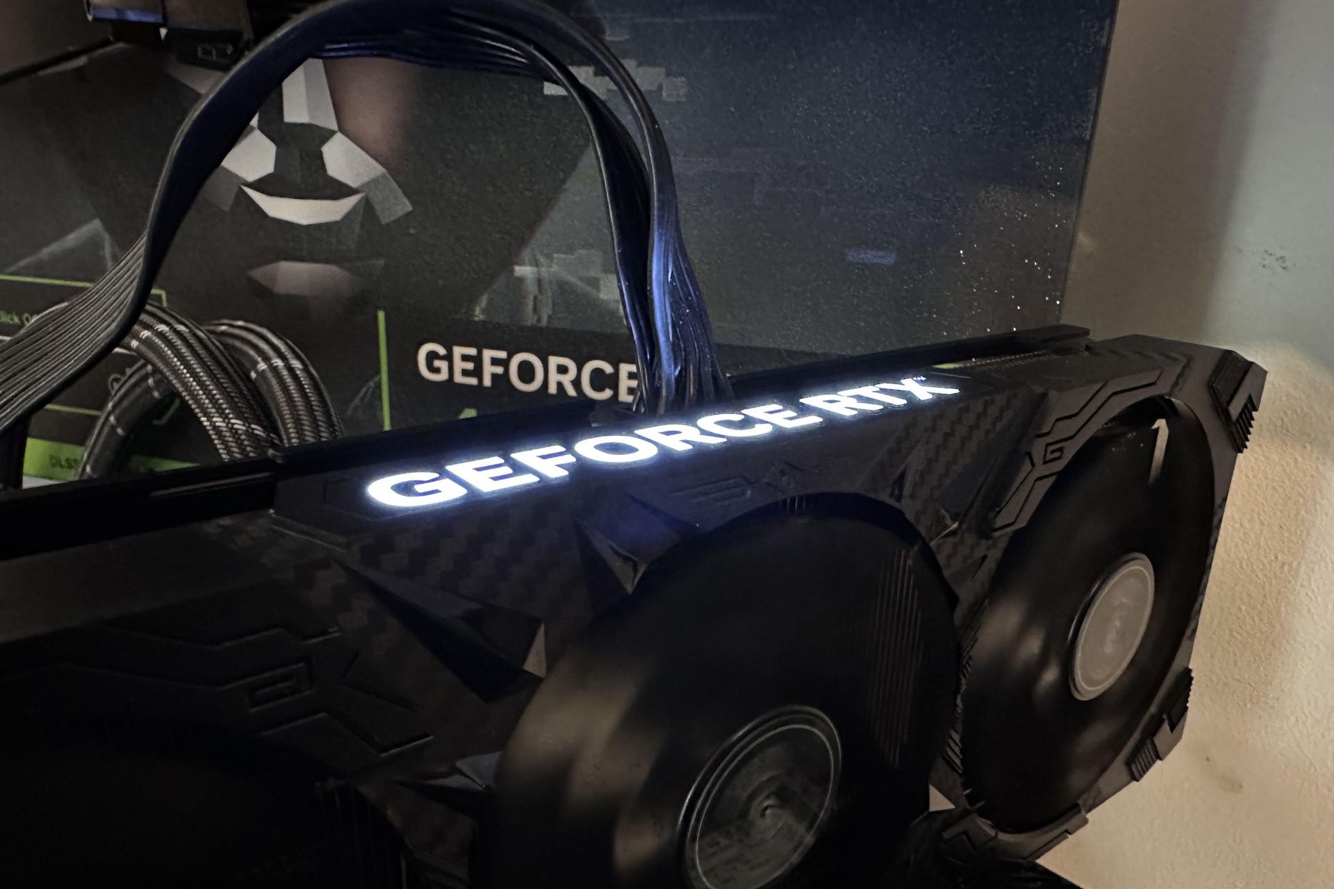 KFA2 GeForce RTX 4070 1-Click OC 3X - podświetlenie
