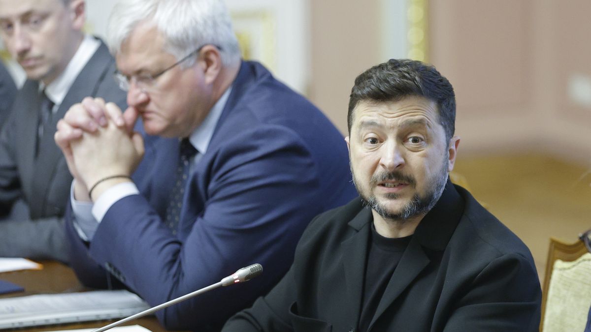 Ukrainian President Volodymyr Zelensky speaks during a meeting with Honduran President Nasry Asfura (not pictured) in Kyiv, Ukraine, 19 June 2026. Asfura arrived in Kyiv to meet with top Ukrainian officials amid the ongoing Russian invasion. EPA/SERGEY DOLZHENKO Dostawca: PAP/EPA.