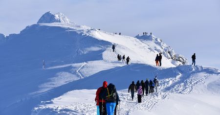 Niebezpieczny weekend w Tatrach. Grupa turystów czekała na pomoc niemal dobę