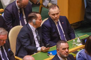 Koniec sporu? Nawrocki zapowiada rozmowy o ambasadorach