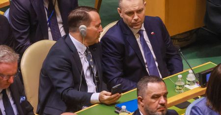 Koniec sporu? Nawrocki zapowiada rozmowy o ambasadorach