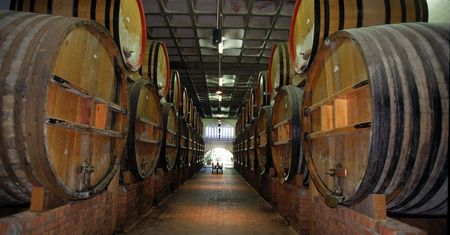 "Straciliśmy chwile szczęścia". Włamywacz rozlał wino za 11 mln zł
