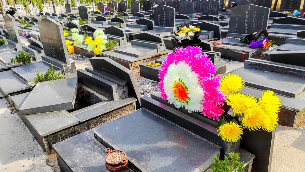 People Sweep The Grave in Anyang
ANYANG, CHINA - NOVEMBER 13, 2023 - People place flowers and offerings in front of tombstones at a public cemetery to pay tribute to their deceased relatives in Anyang, Henan province, China, November 13, 2023. (Photo by Costfoto/NurPhoto via Getty Images)
NurPhoto
china