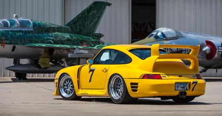 Ruf CTR2 Sport osiągnął cenę czterech 911 GT3 RS. Po 23 latach to nadal jedno z najszybszych 911