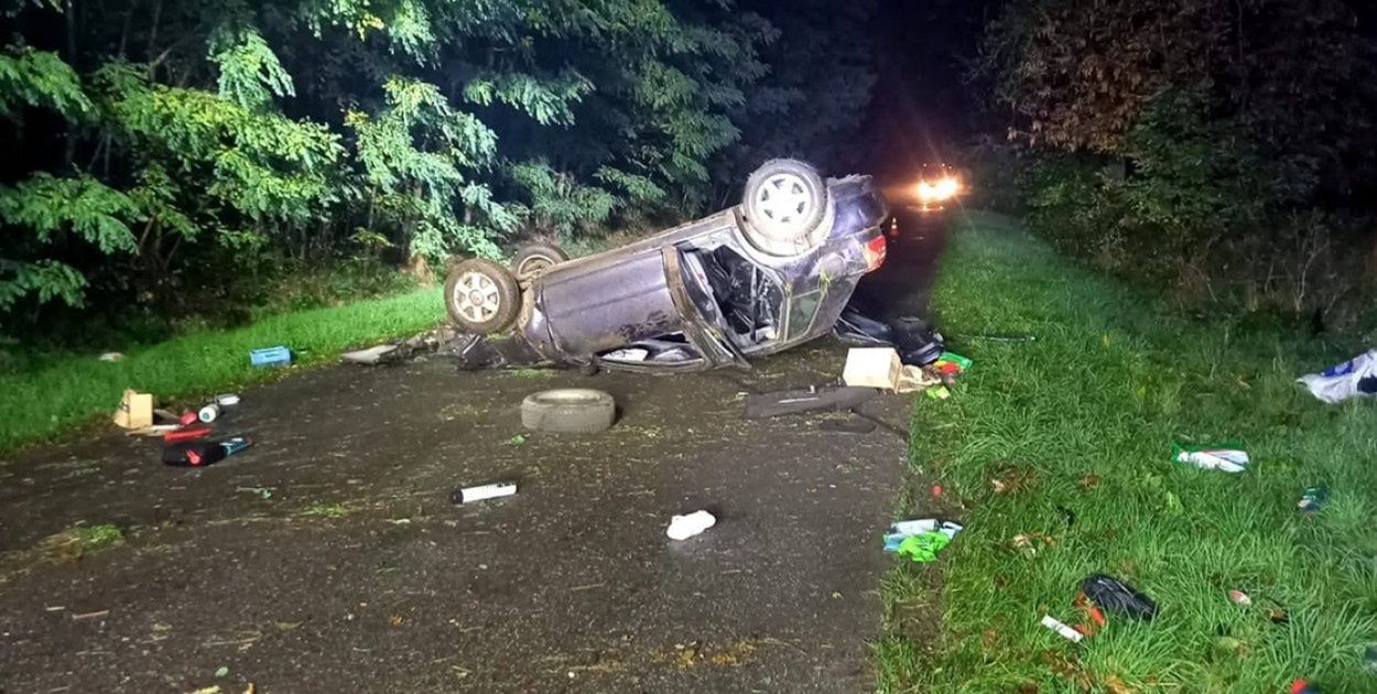 Trzęsów: Tragedia na drodze. Kierowca zginął na miejscu