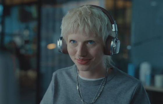 Atmosfera w miejscu pracy motywem przewodnim nowej kampanii Pracuj.pl