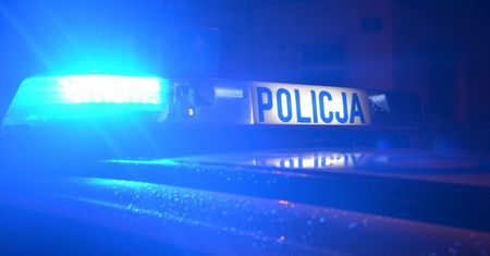 Doniósł na żonę. Policja zabrała oboje do aresztu. Sceny w Mielcu