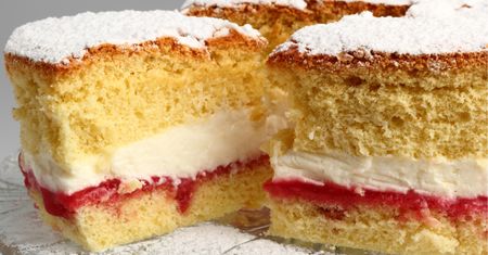 Ciocia co roku piecze na imieniny to ciasto. Smakołyk znika do ostatniego okruszka