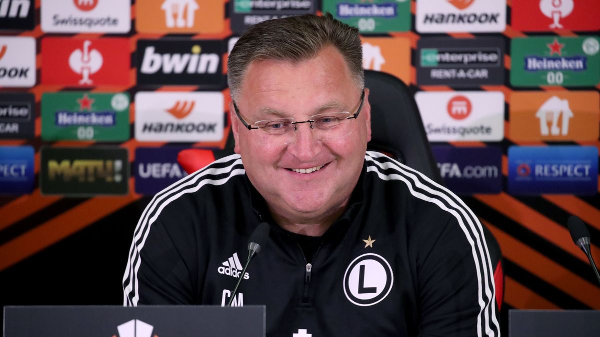 MOSCOW, RUSSIA - SEPTEMBER 14, 2021: Legia Warsaw head coach Czeslaw Michniewicz gives a press conference one day before a UEFA Europea League Group Stage match against Spartak Moscow. The match will take place at Otkritie Arena in Moscow on 15 September 2021. Sergei Fadeichev/TASS (Photo by Sergei Fadeichev\TASS via Getty Images)