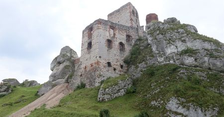 Malowniczy zamek to nie wszystko. To miejsce ma do zaoferowania znacznie więcej