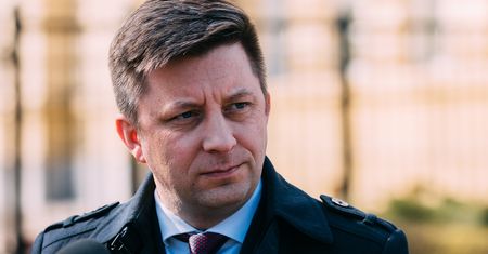 Koronawirus. Urzędnik Komisji Europejskiej skomentował słowa Michała Dworczyka o szczepionkach
