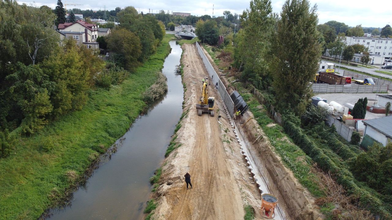 Częstochowa: Trwa modernizacja wałów Kucelinki