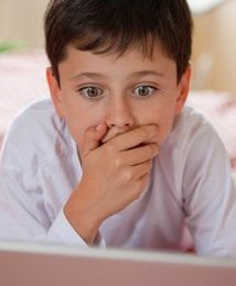 Ubezpieczenia szkolne: Polisa nie zwalnia szkoły z odpowiedzialności. Musi płacić