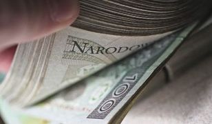 Znalazła kopertę z pieniędzmi i nie wahała się ich użyć. 69-latka w rękach policji