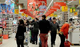Sieci handlowe mają co świętować. Rok wypłat 500+ to miliardy zostawione w sklepowych kasach