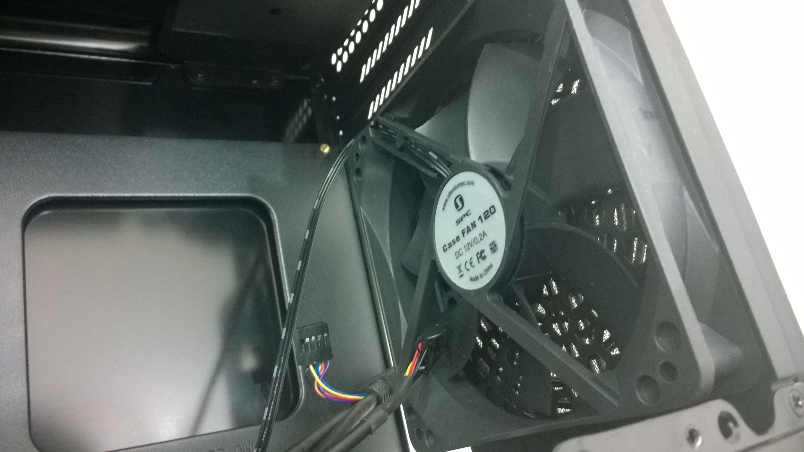 Gladius Q50 – obudowa mini-ITX idealna na salony [test] 5