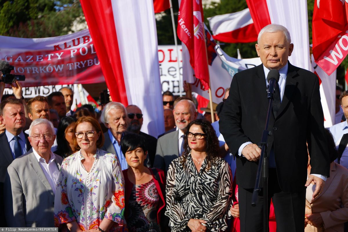 pis, narodowcy, Jarosław Kaczyński, demonstracja Brakuje pieniędzy na wiec PiS. Nie ma kasy na autokary dla działaczy