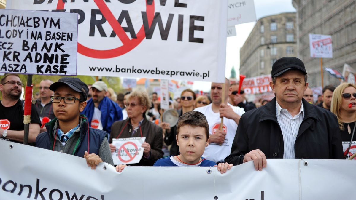 W 2020 roku kredytobiorcy frankowi złożyli 30 tysięcy pozwów przeciwko bankom