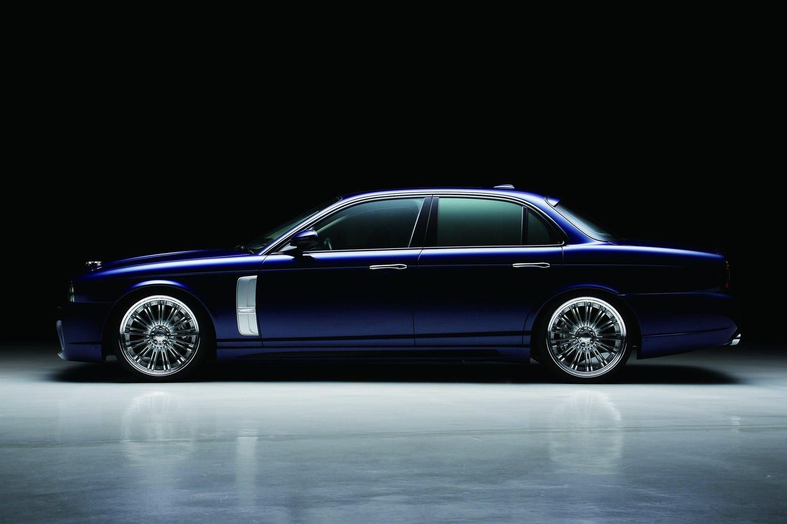 Jaguar XJ Black Bison Edition Wald