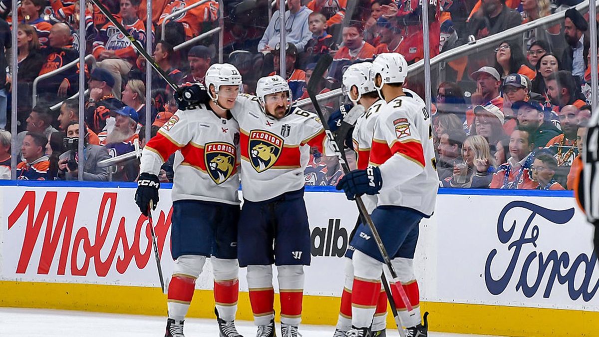 Getty Images / Andy Devlin/NHLI  / Na zdjęciu: hokeiści Florida Panthers