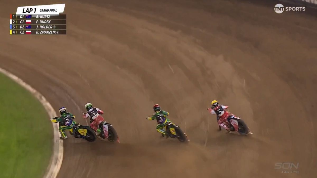 Twitter / SpeedwayGP / Na zdjęciu: Wejście w pierwszy wiraż finału Speedway of Nations 2025