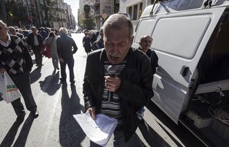 Grecy zaciskają pasa. W ciągu roku zmniejszyli wydatki o około 13 proc.