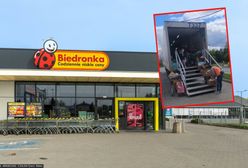 Skusiła się na wyprzedaż w ciężarówce Biedronki. "Minus 50 proc. na wszystko"