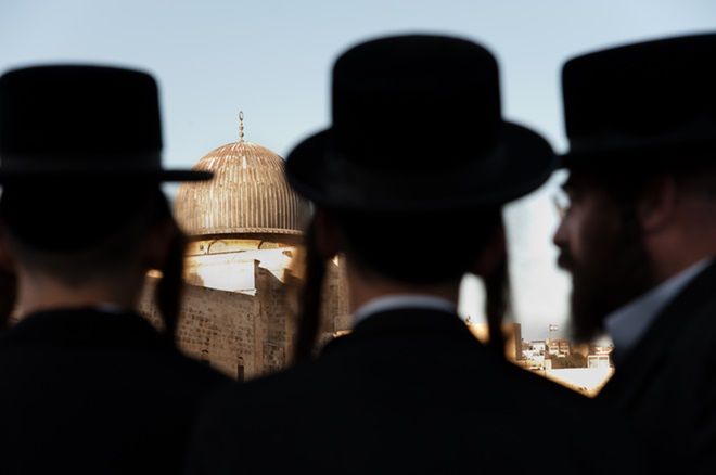 Ortodoksyjni Żydzi dyskryminują kobiety? Seniorka pozywa linie lotnicze