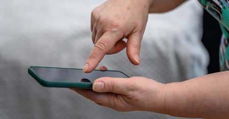 Zagraniczne numery nie dają spokoju Polakom. Oto co się dzieje