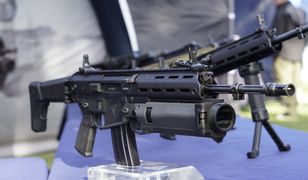 Karabinek MSBS Grot z podwieszonym granatnikiem 40 mm. 