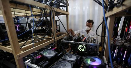 Górnicy przejęli elektrownię wodną i kopią Bitcoina za połowę ceny
