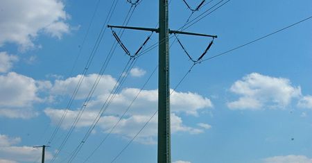 Sieci przesyłowe w Polsce. Tauron zbuduje 5 tys. km nowych linii energetycznych