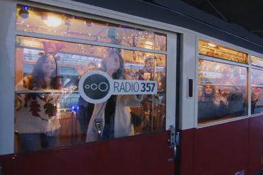 Ekipa Radia 357 w świątecznym  teledysku 