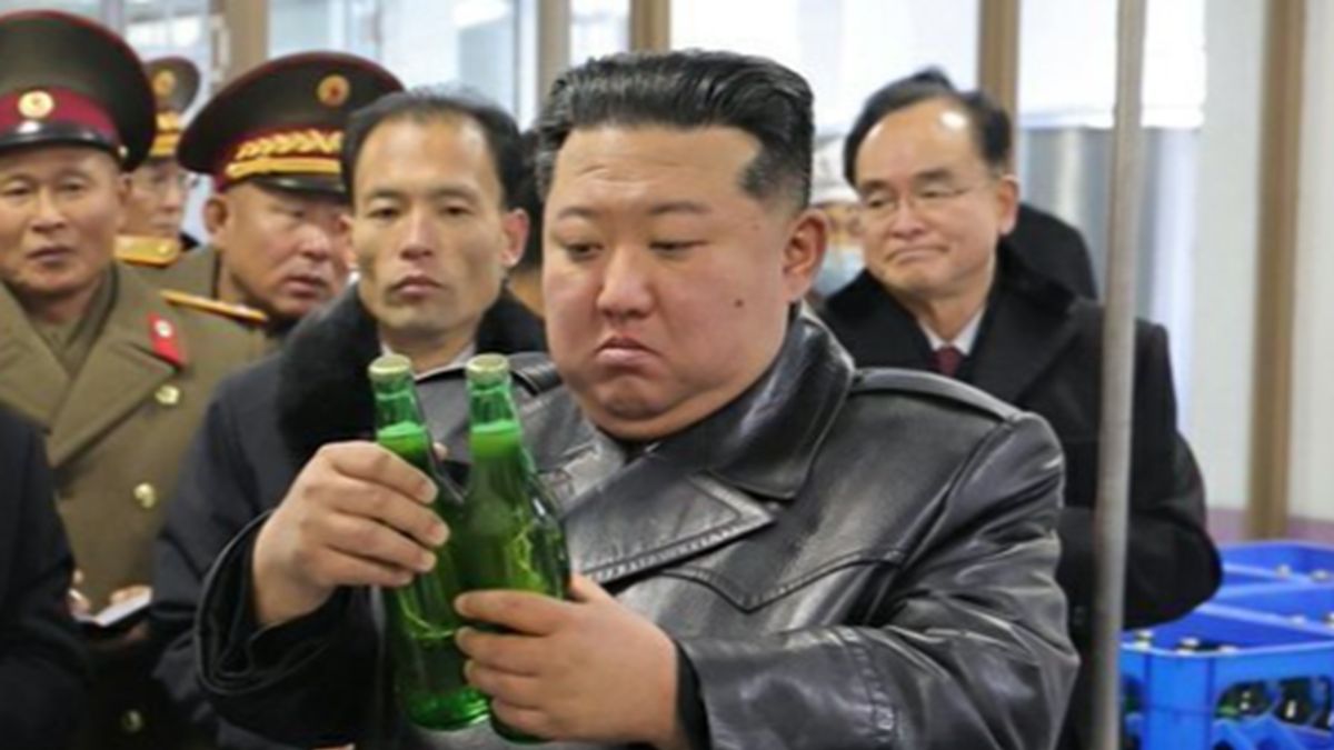 Kim Dzong Un otworzył i gościł w fabrykach.