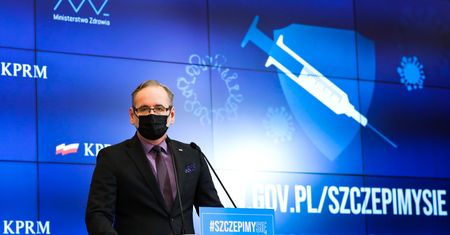 Konferencja ministra zdrowia. Będzie luzowanie obostrzeń. Co z restauracjami i hotelami?