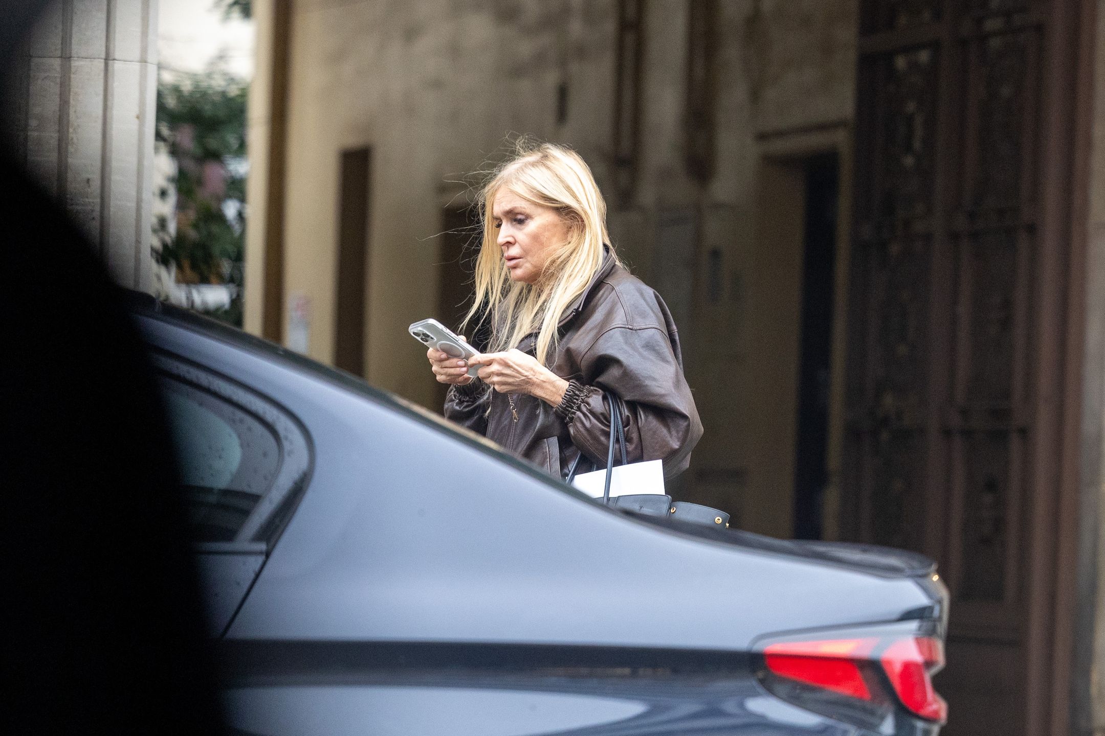 Monika Olejnik znów parkuje na zakazie