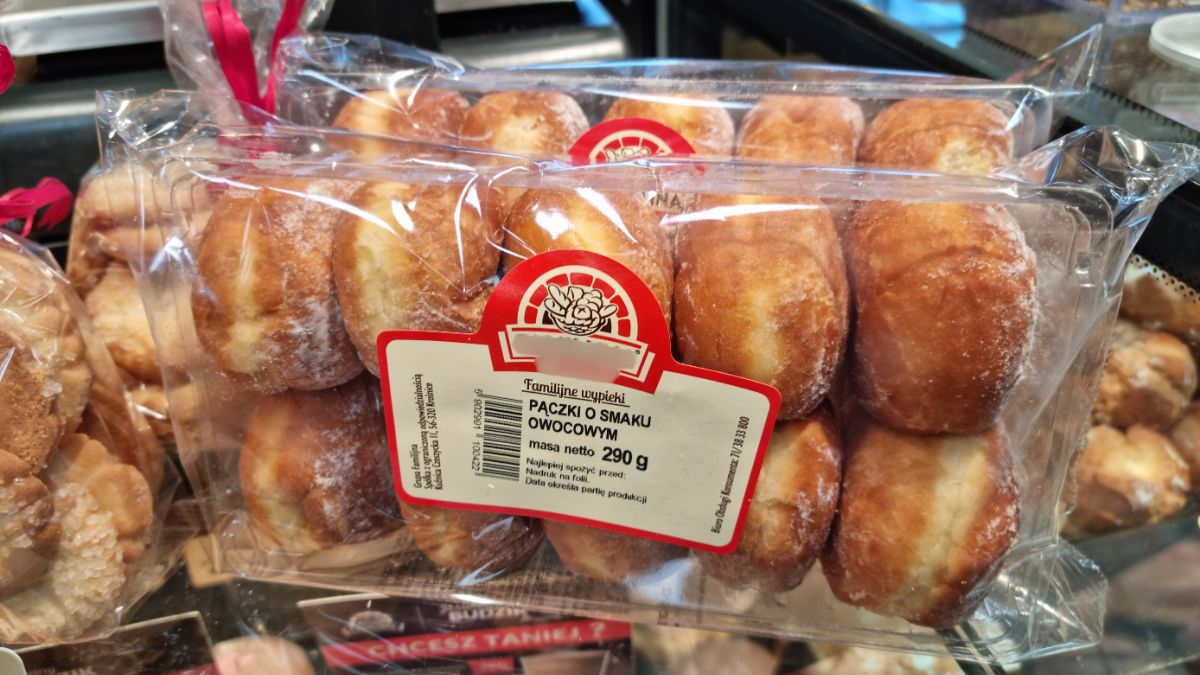 Pączki z marketu mogą zawierać wiele polepszaczy.