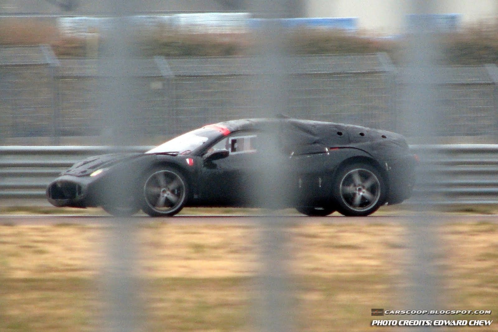 Następca Ferrari Enzo - muł testowy
