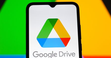 Dysk Google łączy siły z AI. Ma chronić przed cyberatakami